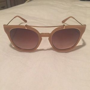 Tory Burch Sunglasses with case